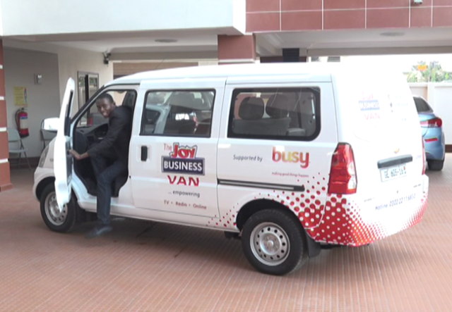 joy businessvan with pizarea